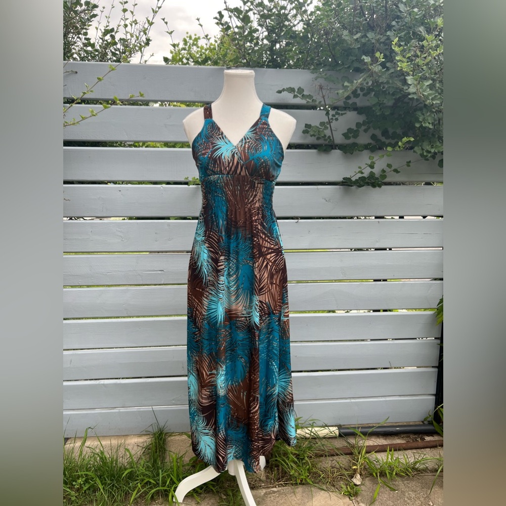 printed v-neck sleeveless  dress